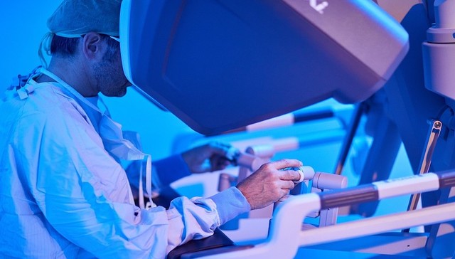 头部公司竞相上市，国产手术机器人竞争力究竟如何？