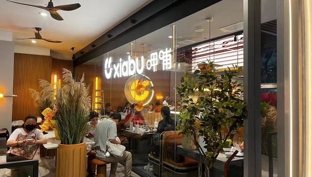 呷哺呷哺“出海”，和海底捞一样先进新加坡