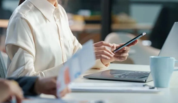 飞书二度出海“谋生”