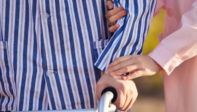 社会服务,助浴师,洗澡,老年人,