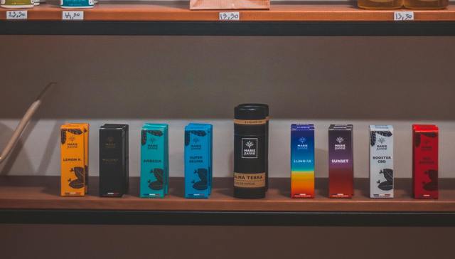 非法售卖、质量堪忧，“奶茶杯”三无电子烟乱象待解