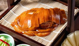 全聚德低下“鸭头”