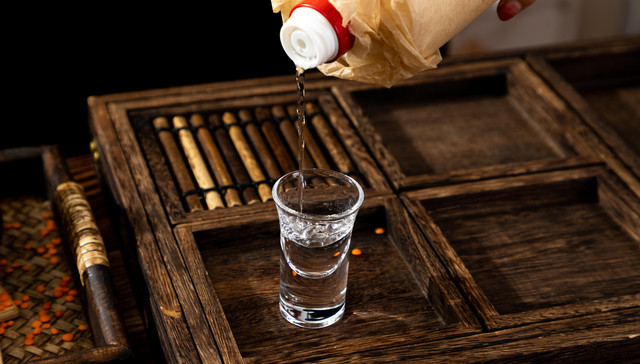 财说 | 深交所火速发关注函，A股市值最小酒企*ST皇台业绩疑点待解