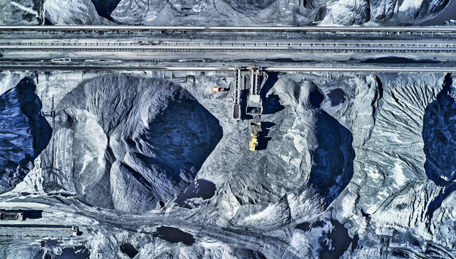 煤企业绩单出炉：中国神华挣了近700亿，仍有三家亏损