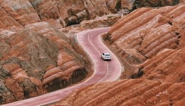 蔚小理駛出彎道