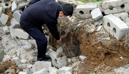 环保局职工伙同他人将16000余吨废铝灰埋入地下，21人被追责问责