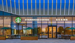 星巴克，又一次站到了轉(zhuǎn)折點(diǎn)上