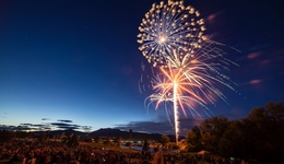 一场烟花秀，能“点亮”多少家酒店？