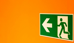 “故事大王”凯乐科技成开年退市第一股，财务造假达500亿