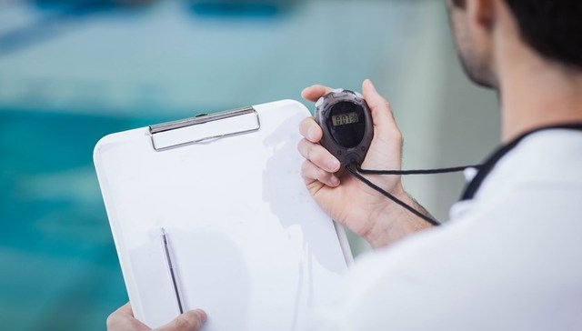 直通部委 | 四部门：在学校设置教练员岗位 公安部：防止发生涉校个人极端暴力案事件