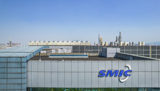 SMIC looks at a weak year ahead despite record sales