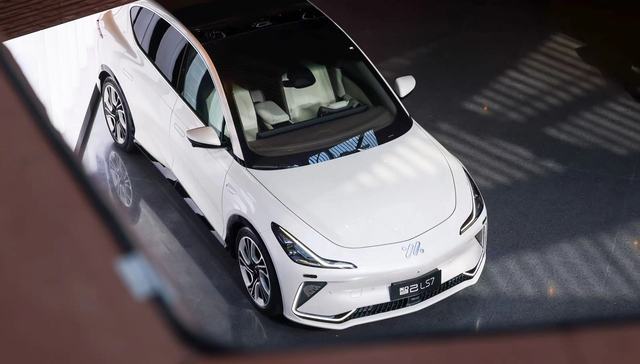 智己汽车，智己LS7