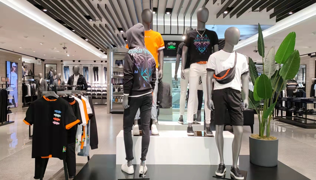 情人节想送男友衣服可太难：商场里的本土男装为什么又贵又老气？