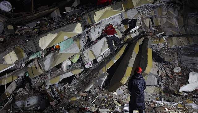 土耳其诺奖作家奥尔罕·帕慕克谈地震：无助感令人窒息