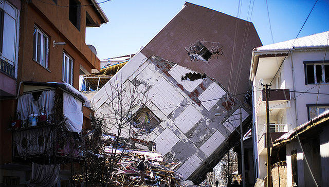 【图集】土耳其连发134张逮捕令：上百万建筑曾获“特赦”，豆腐渣工程或为地震伤亡帮凶？