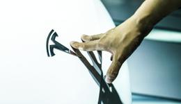 特斯拉的自動(dòng)駕駛：八年C位，退守冷宮