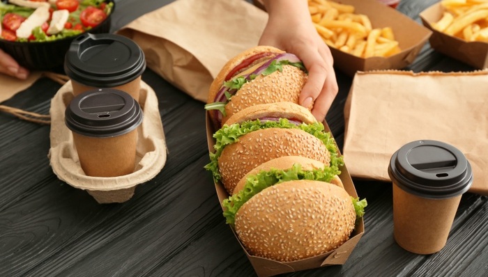 微信下场做外卖？上线小程序“门店快送”，广深两地已可配送