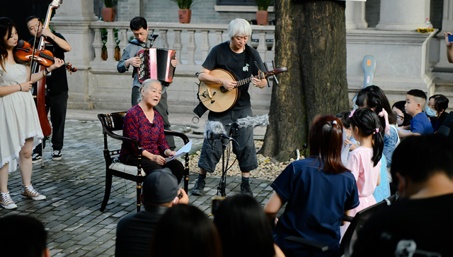 音乐人小河：民谣是非常自然的水，流行音乐可能更像饮料｜专访
