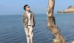 董宇辉拒绝10万现金奖励，“回来的女婿”更红更专了