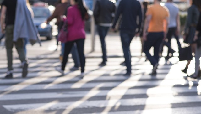 地方新闻精选 | 2022年河南省常住人口减少11万人 广西贺州步头大桥桥面坍塌