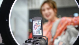 明星战抖音，逻辑变了