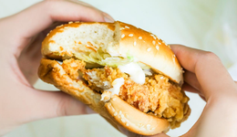 百胜中国净利“腰斩”难疯狂，多元化布局节节败退，何以解忧？