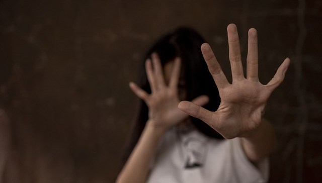 直通部委 | 2022年全国批捕侵害未成年人犯罪3.9万人 邮政局将开展快递员劳动定额试点