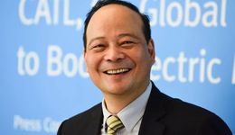 “砍价大师”曾毓群