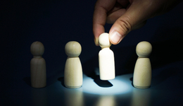 “职场茶水间”脉脉，又盯上了猎头生意