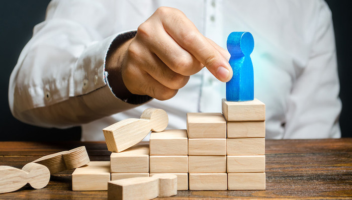 消金公司年内首位新“帅”上任，海尔消费金融“70后”原副总张西铭转正