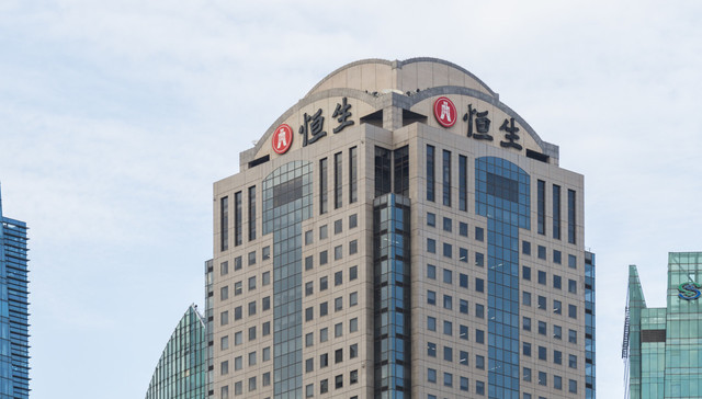 非利息收入骤降、房地产敞口高企，汇丰、恒生等香港银行盈利负增长