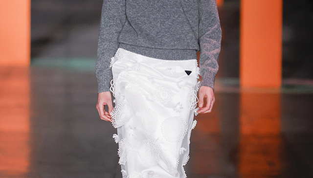 Prada 2023秋冬女装发布会，FENDI 2023秋冬女装探索二元性概念 | 是日美好事物