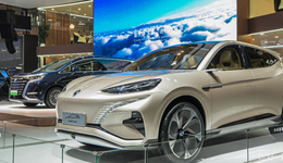 戴姆勒“弃子”成王传福“新宠”，腾势涅槃凭什么？