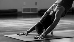 瑜伽連鎖龍頭梵音爆雷：人去樓空，退費(fèi)無(wú)門(mén)