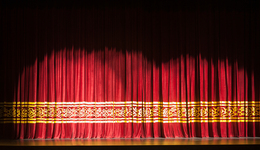 疫情三年之后，上海演艺市场再出发 | 春天经济日记