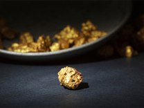 銀泰黃金凈利連續(xù)三年超10億，浙江富豪沈國軍為何套現(xiàn)離場？