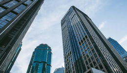 保利发展加速度：2023年业绩仍有挑战但整合乐观