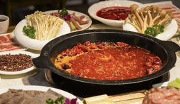 去年凈賺超13億，“餐飲一哥”海底撈強(qiáng)勢翻盤