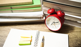 名校生卖课年入千万，“学历焦虑”卷出一门千亿生意