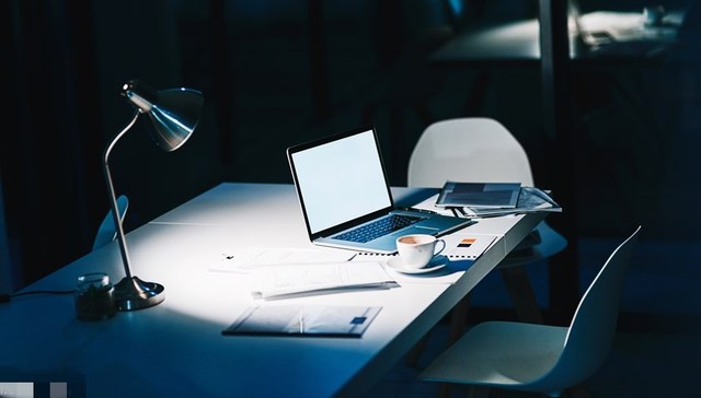 全国政协委员蒋胜男：加强监督“996”，充分落实八小时工作制 | 两会·最热烈