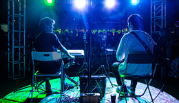 演唱会门票疯抢，线下演出醒了