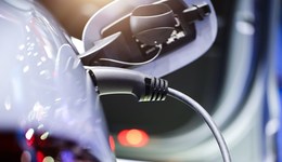 直通部委 | 2023年新能源汽车继续免征购置税 检方5年起诉侵害未成年人犯罪29万人