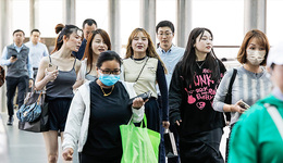 【圖集】持續(xù)放寬！香港今日起全面取消“口罩令”