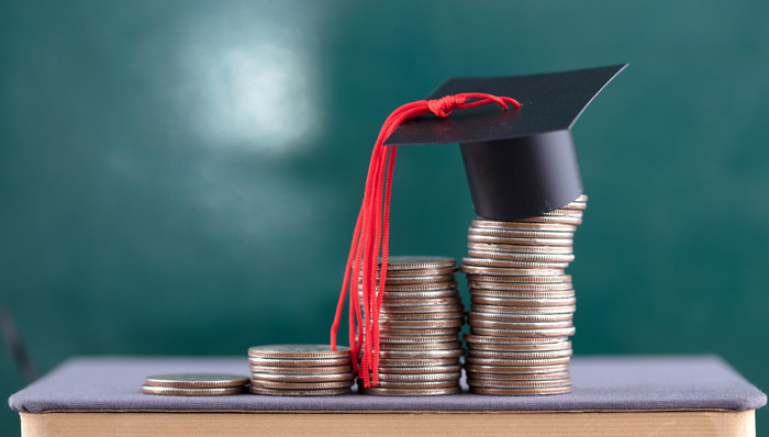 出生人口下降，应该减少教育支出吗？