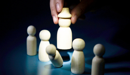 董俊姿離職，貝泰妮官宣三位“二把手”