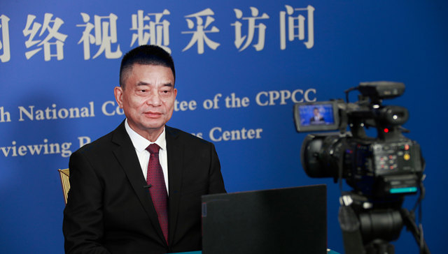 刘永好：GDP增速5%，民营企业发展和消费者信心提振要实现正向循环  | 两会·最希望