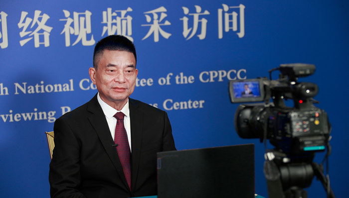 刘永好：GDP增速5%，民营企业发展和消费者信心提振要实现正向循环  | 两会·最希望