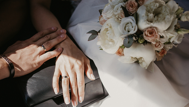 步入婚姻的女性，还可以相信性别平等吗？| 妇女节