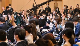 秦刚谈“战狼外交”：当豺狼当道，中国外交官必须与狼共舞