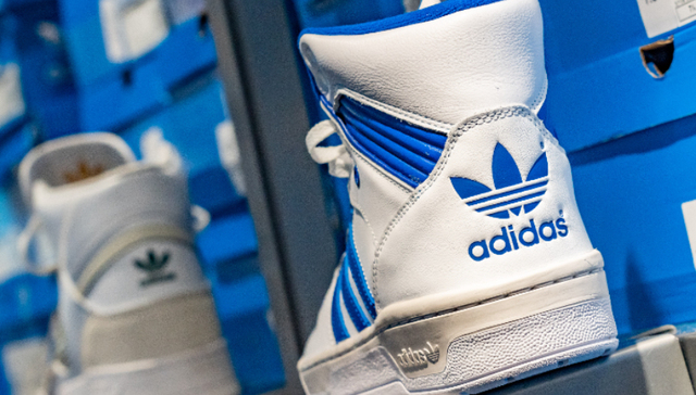 阿迪达斯,耐克,消费,财报,李宁